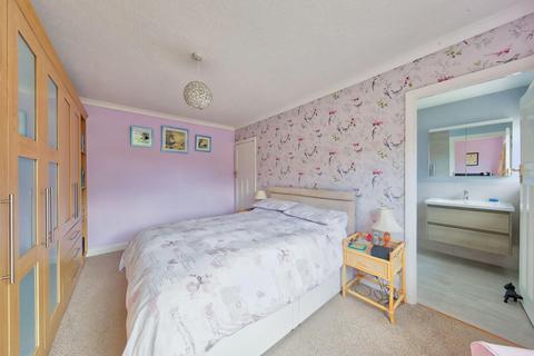 16 Ely Close, New Malden, KT3 4LG