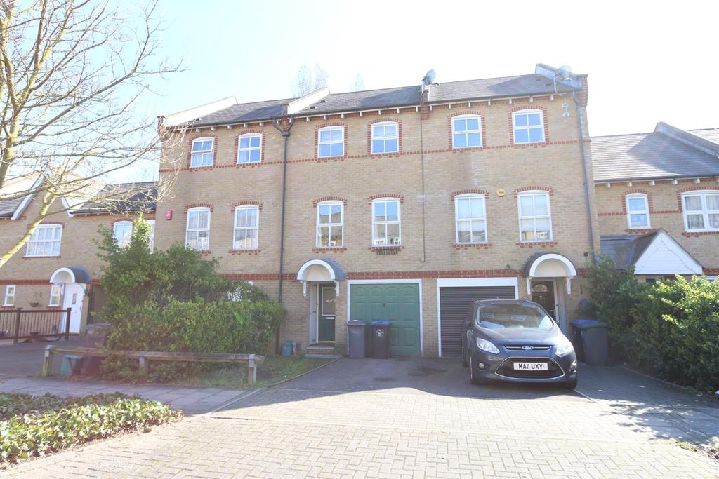 Chamberlayne Ave, Preston Road, Wembley, HA9 3 bed townhouse for sale