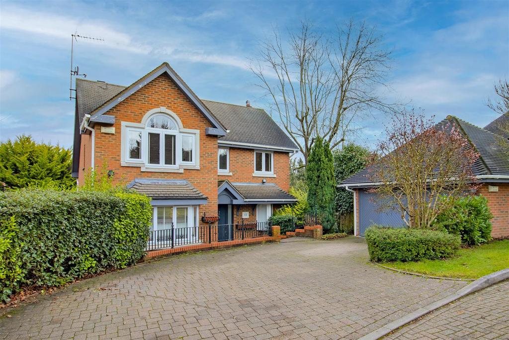 Blattner Close, Elstree, Borehamwood 4 bed house £1,000,000