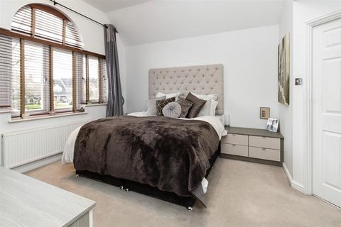 12 Blattner Close, Elstree, Borehamwood, WD6 3PD
