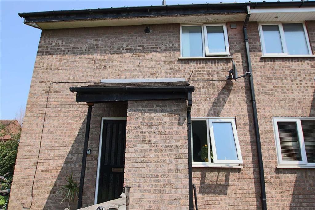 Threshfield Drive, Timperley, Altrincham 1 bed semidetached house £