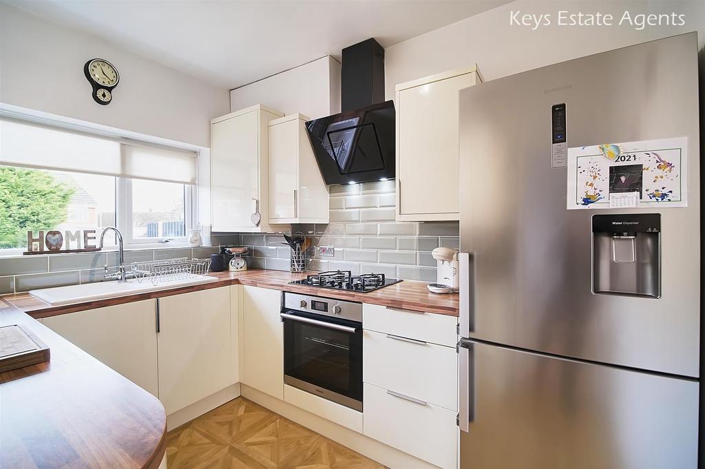 Kitchen Ang2.jpg