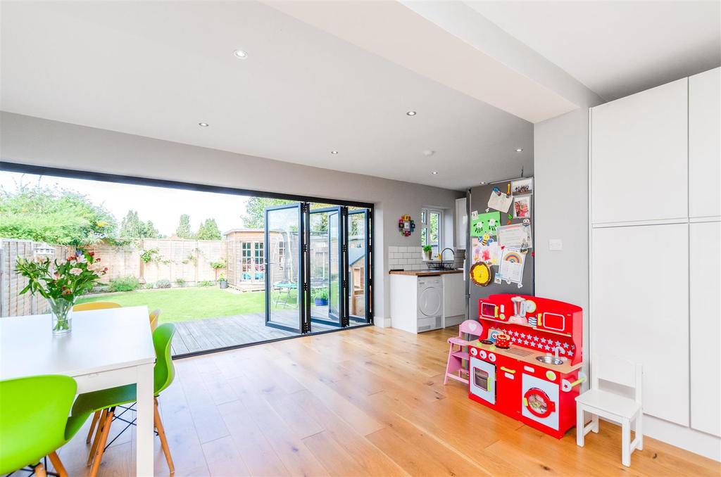 434552863 - 14 Gassiot Way, Sutton SM110.jpg