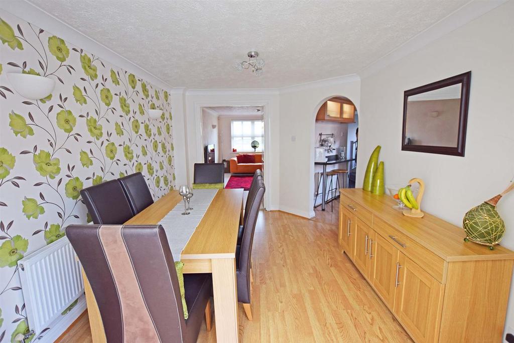 Ten acre dining room