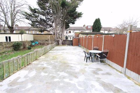 31a Elgin Road, Ilford, IG3 8LL