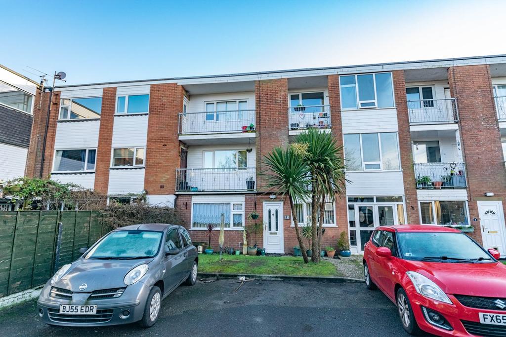 Bridge Court, Saltcotes Road... 2 bed apartment £99,950