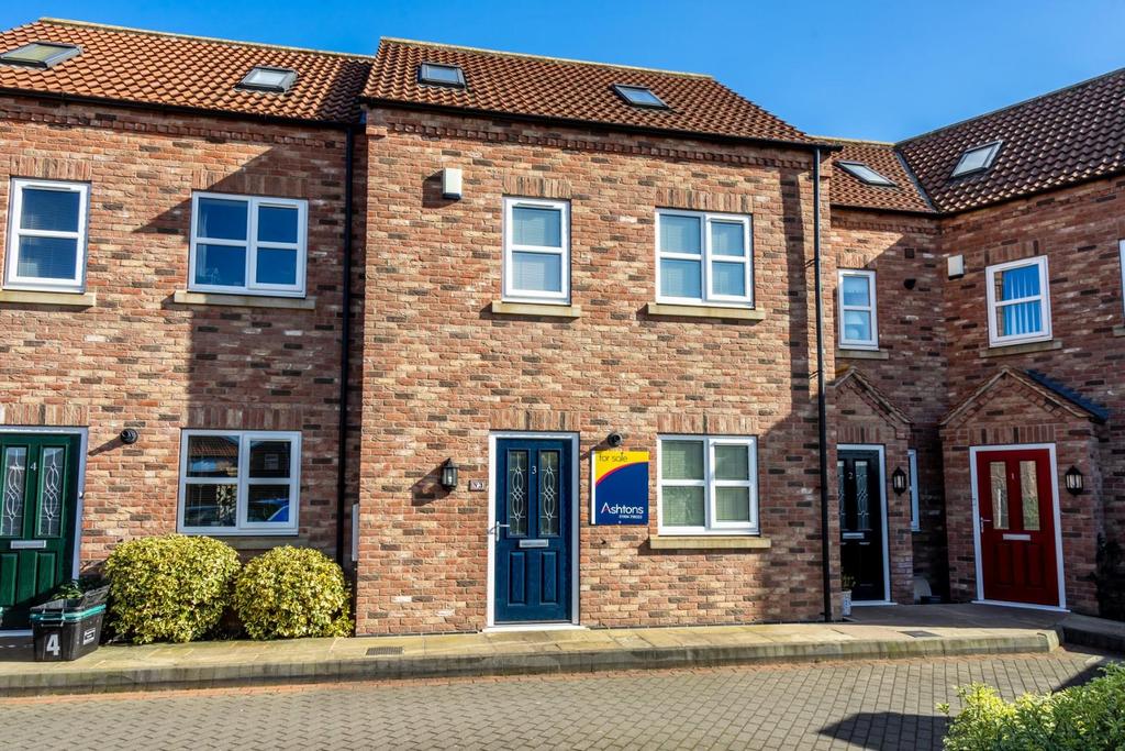 Holly Bank Close, Holgate, York 3 bed terraced house £260,000