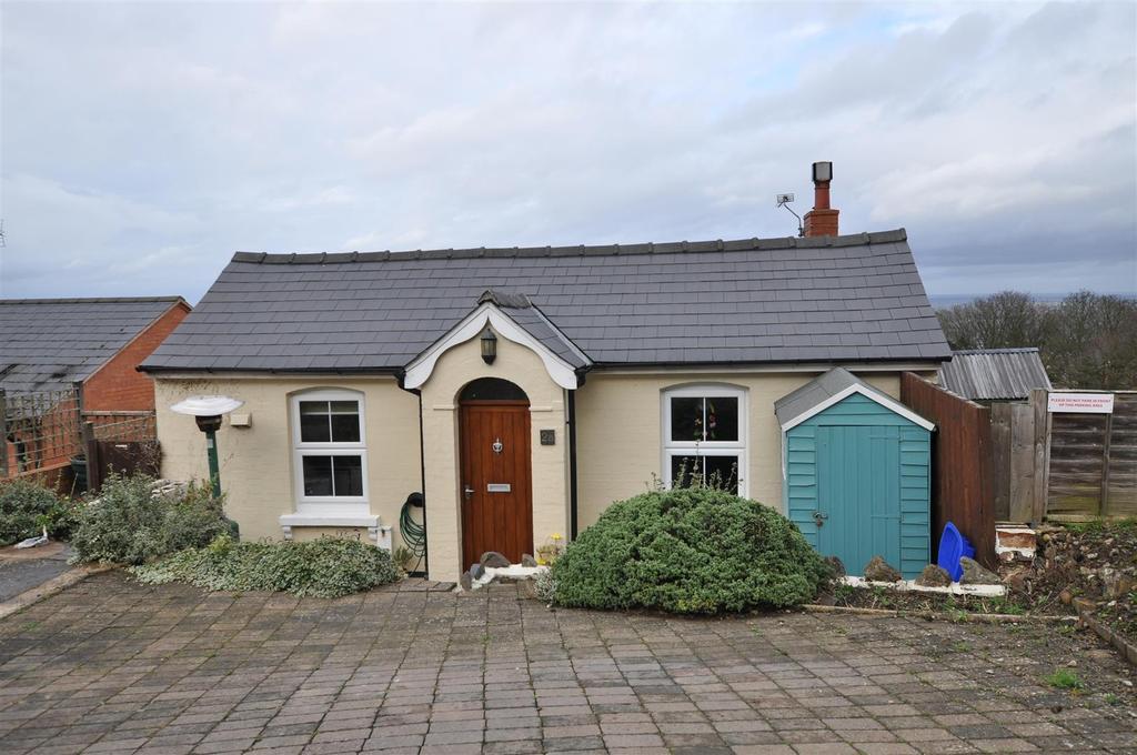 Old Hollow, Malvern 2 bed £625 pcm (£144 pw)