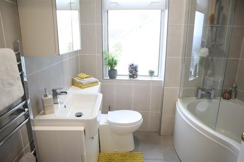 28 Alban Road, Llanelli, SA15 1EW