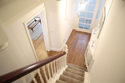 28 Alban Road, Llanelli, SA15 1EW