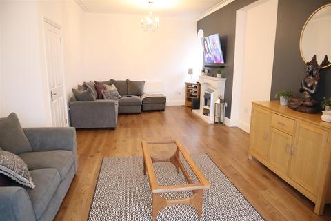 28 Alban Road, Llanelli, SA15 1EW