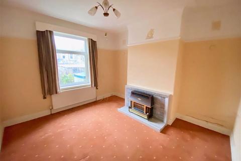 53 Adelphi Road, Huddersfield, HD3 4BB