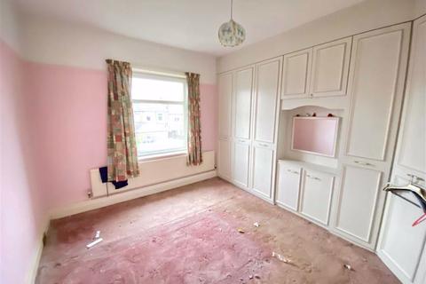 53 Adelphi Road, Huddersfield, HD3 4BB