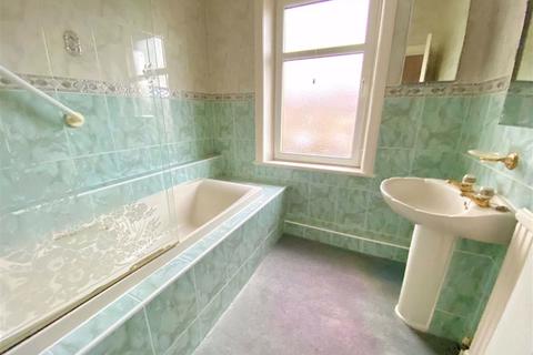 53 Adelphi Road, Huddersfield, HD3 4BB