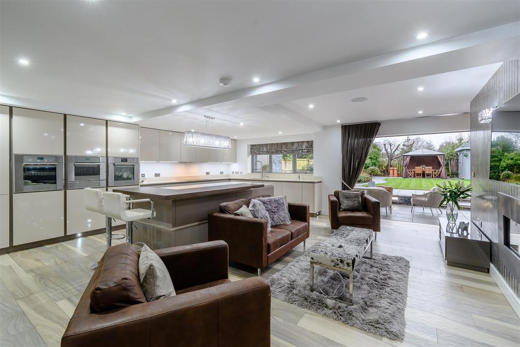 Ferndown Road, Solihull 5 bed detached house £850,000