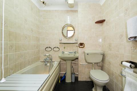 28 Andrews Close, Worcester Park, KT4 8PF