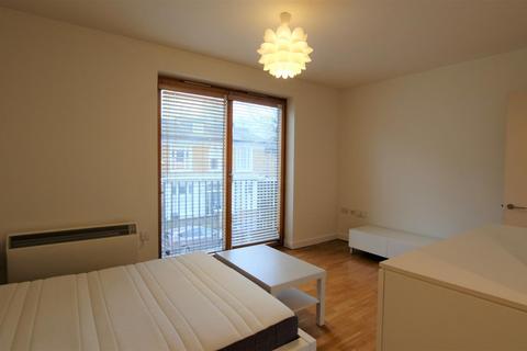 Studio to rent, Cavendish Road, Kilburn NW6