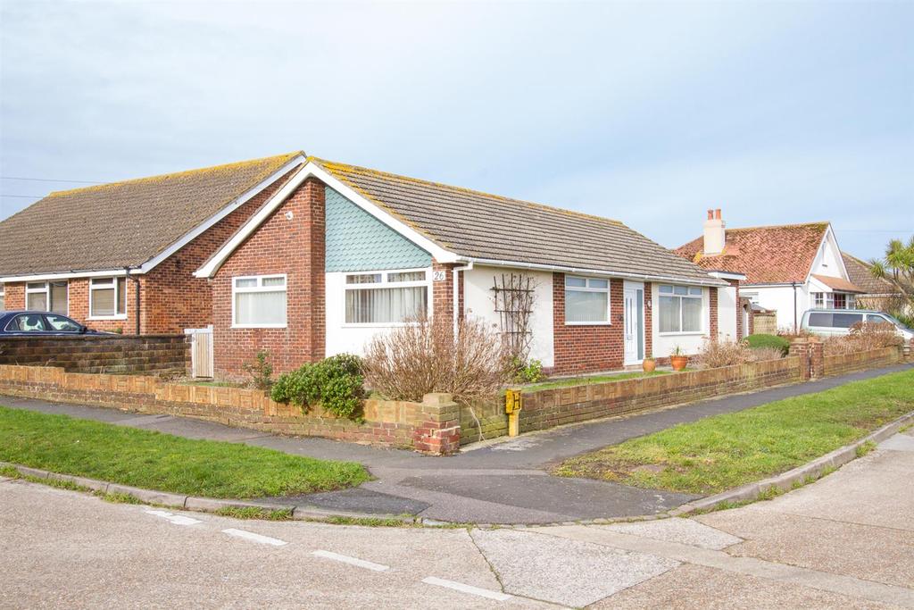 Southview Road, Peacehaven 3 bed detached bungalow £315,000