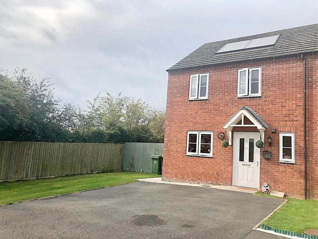 Oaklands View, Hanwood, Shrewsbury 2 bed semidetached house £87,500