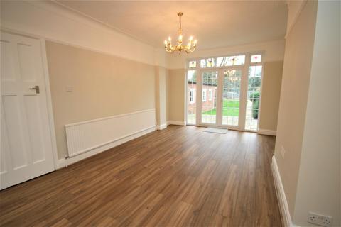 31 Wilmer Way, London, N14 7HT