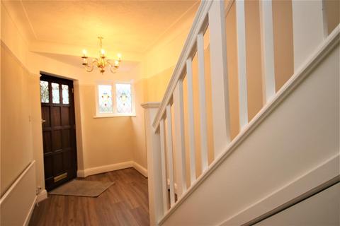 31 Wilmer Way, London, N14 7HT