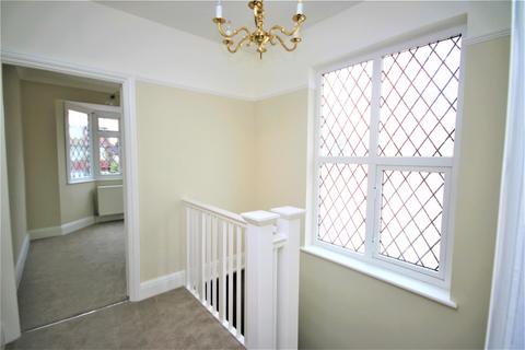 31 Wilmer Way, London, N14 7HT