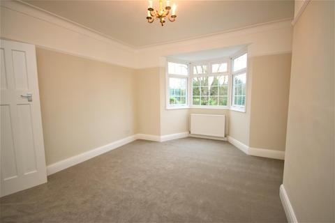 31 Wilmer Way, London, N14 7HT