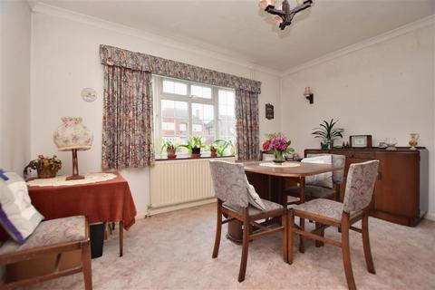 75 Bentsbrook Park, North Holmwood, Dorking, RH5 4JL