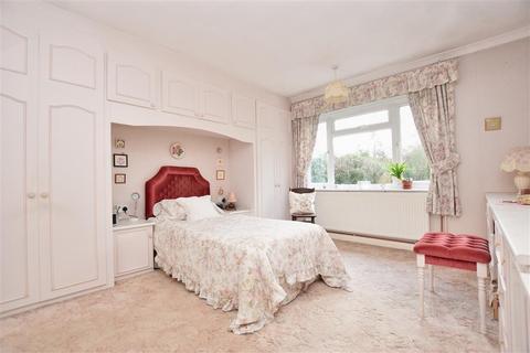 75 Bentsbrook Park, North Holmwood, Dorking, RH5 4JL
