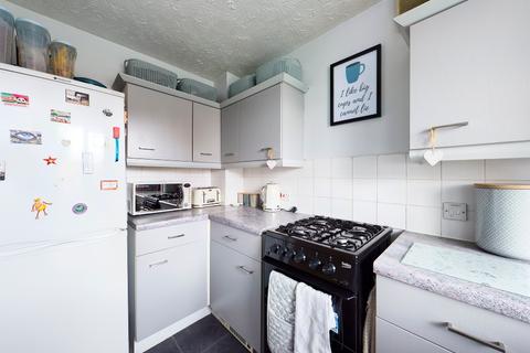 5 Aldersea Close, Stoke-on-trent, ST6 4DY