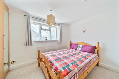 2 bedroom semi-detached house to rent, Daintry Close,  Harrow,  HA3