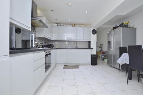 61 Abbots Road, London, E6 1LE