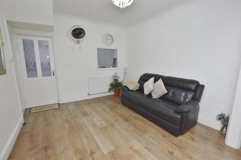 61 Abbots Road, London, E6 1LE