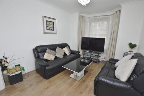 61 Abbots Road, London, E6 1LE