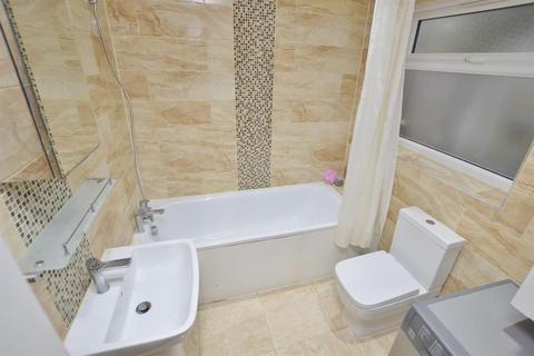 61 Abbots Road, London, E6 1LE