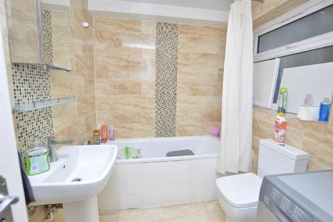 61 Abbots Road, London, E6 1LE