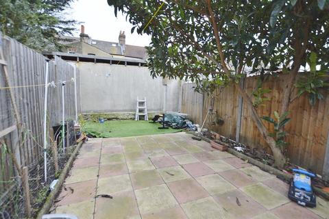 61 Abbots Road, London, E6 1LE