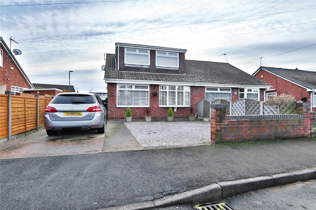Beech Close, Sproatley, Hull, HU11 4 bed bungalow £195,000
