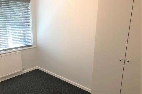27 Gibbs Couch, Watford, WD19 5EG