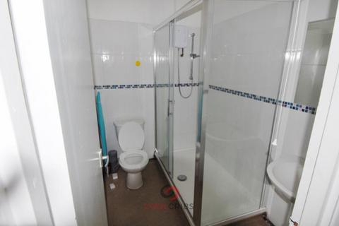 Studio to rent - Holloway Road, Islington, London N7