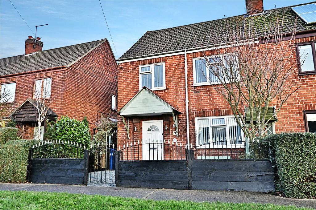 Townend Villas, Humbleton, Hull, East Yorkshire, HU11 4 bed semidetached house £160,000