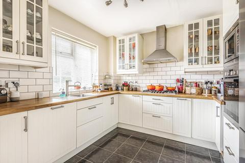 13 Reynard Close, Bromley, BR1 2AB