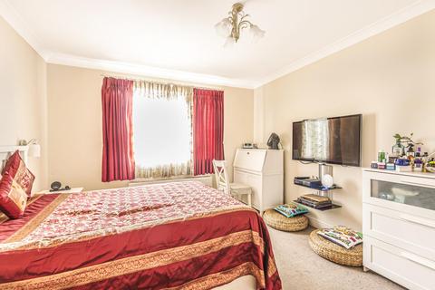 13 Reynard Close, Bromley, BR1 2AB