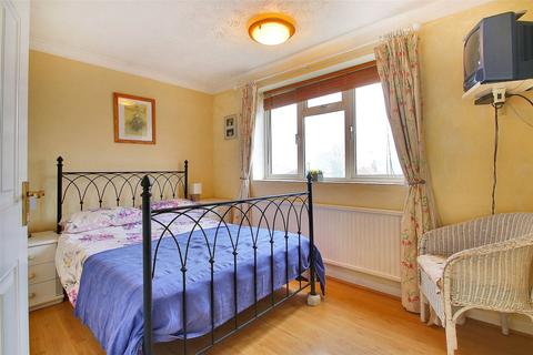 28 Hartley Road, Longfield, DA3 7PE