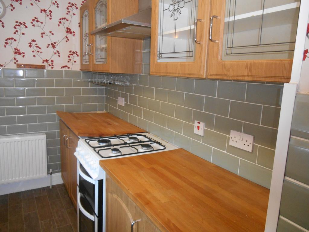 STRUTHERHILL, LARKHALL ML9 2 bed semidetached house £75,000