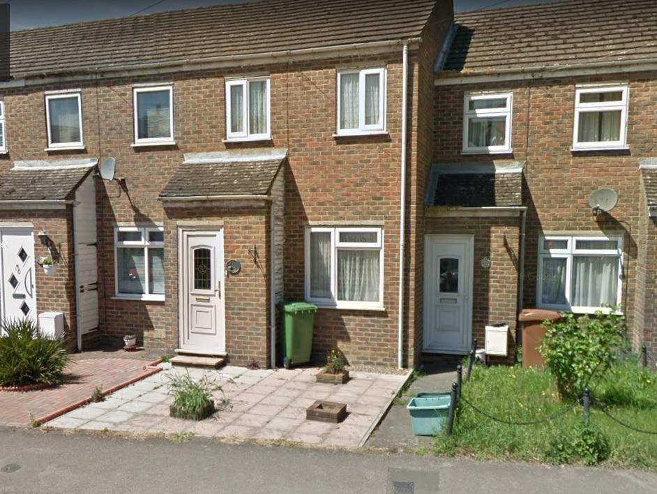 Maidstone Road Paddock Wood TN12 2 bed terraced house £1,100 pcm (£254 pw)