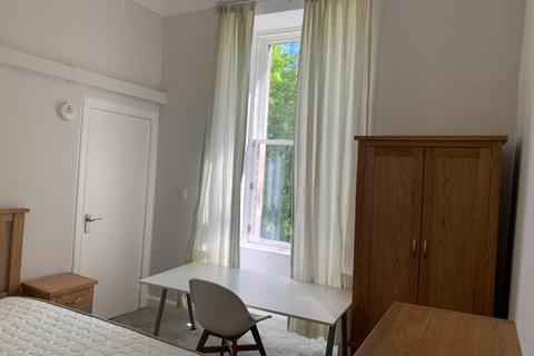 4 bedroom flat to rent, Warrender Park Road, Marchmont, Edinburgh, EH9
