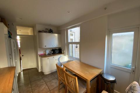 4 bedroom terraced house to rent - St Annes Road, Exeter, EX1