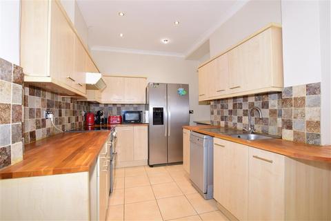 65 Ferndale Road, Banstead, SM7 2EX