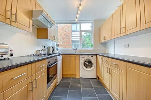 3 bedroom apartment to rent, Grove Court, Davenport Road, Earlsdon, Coventry, CV5